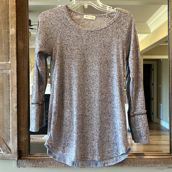 Speckled Gray Top Long Sleeve Polyester Linen Spandex Cute with Leggings - Picture 3 of 11